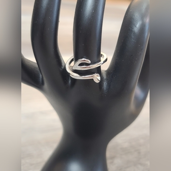 Musical Note Minimalistic Silvertone Fashion Ring Multiple Sizes - Picture 3 of 8